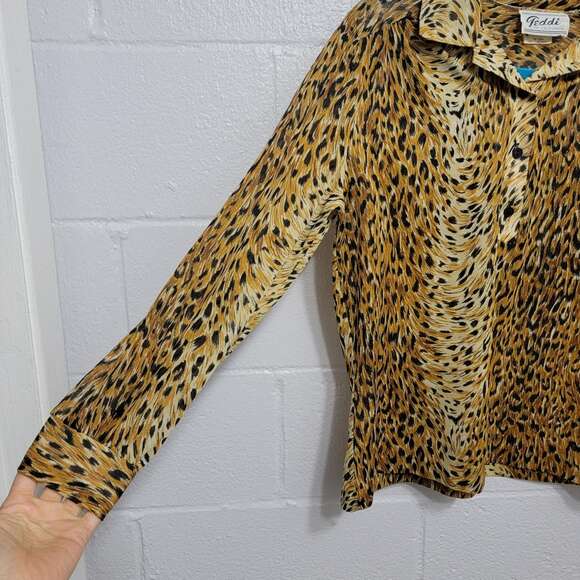 Rockabilly Animal Print Blouse - Picture 7 of 10